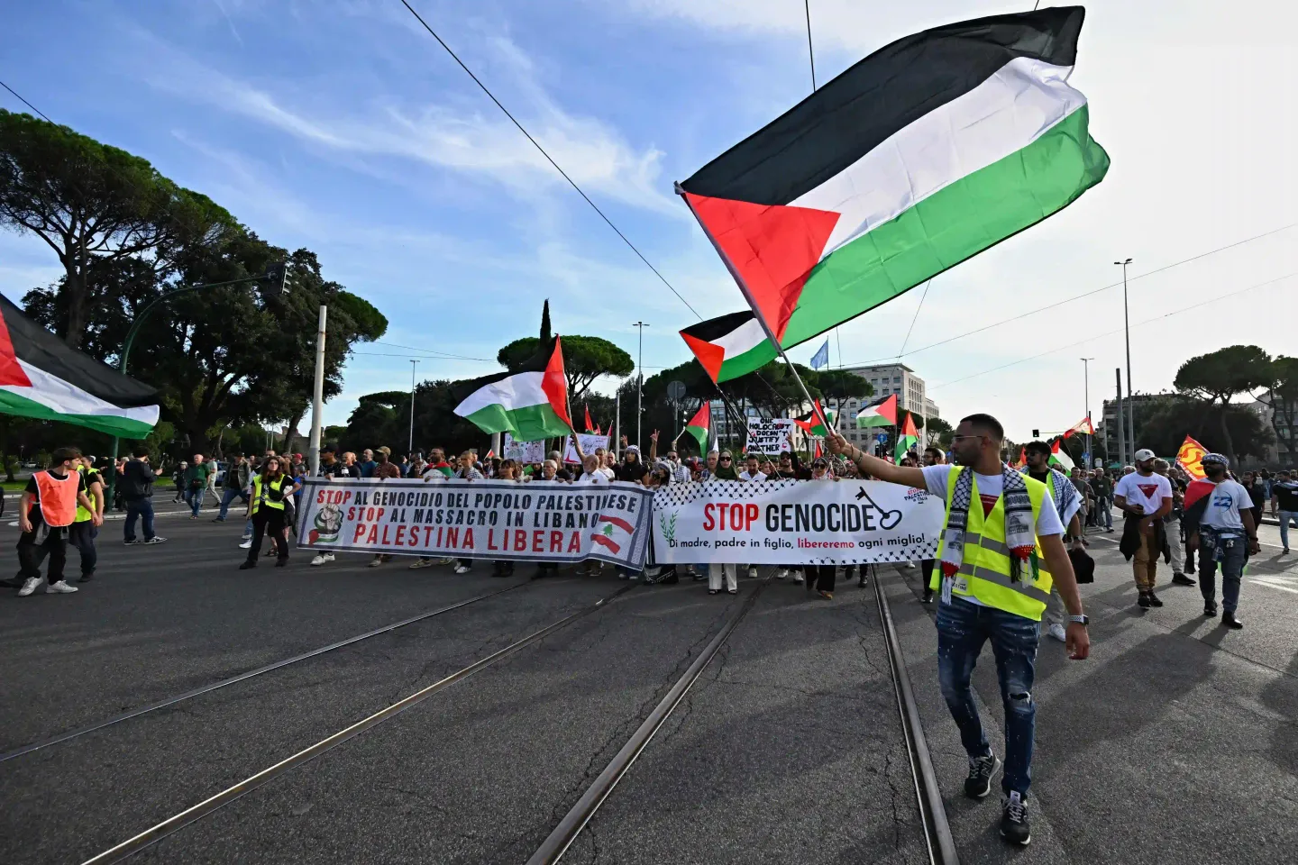 Desvendando o apelo da Palestina à Liberdade: o que significa: ‘Do rio ao mar?’