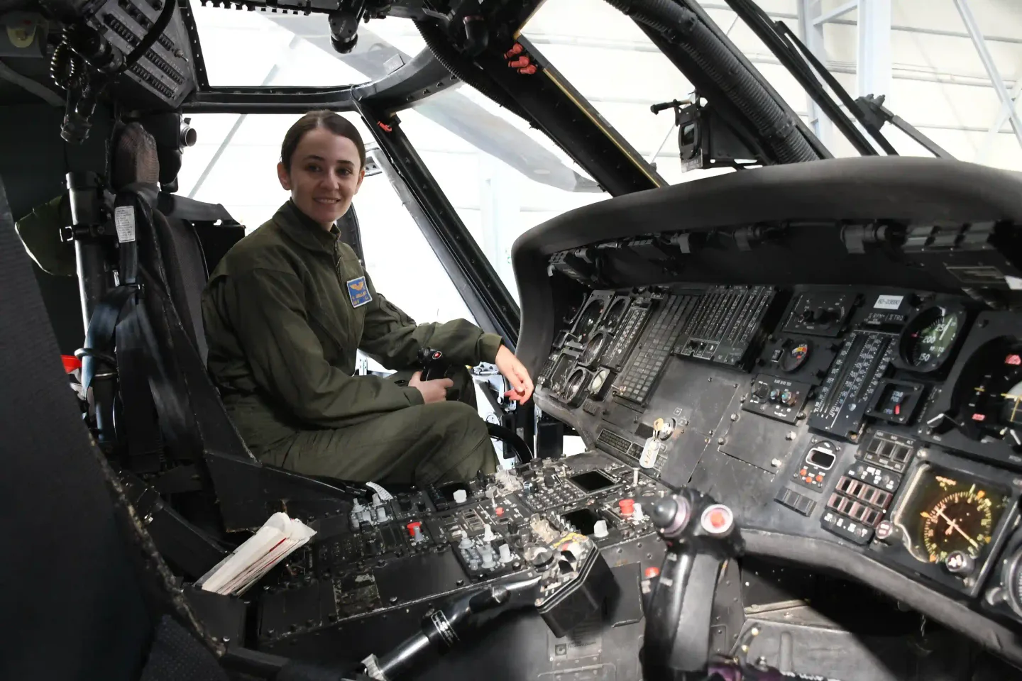 Armela Murati, pilotja e parë e Forcave të Armatosura të Shqipërisë
