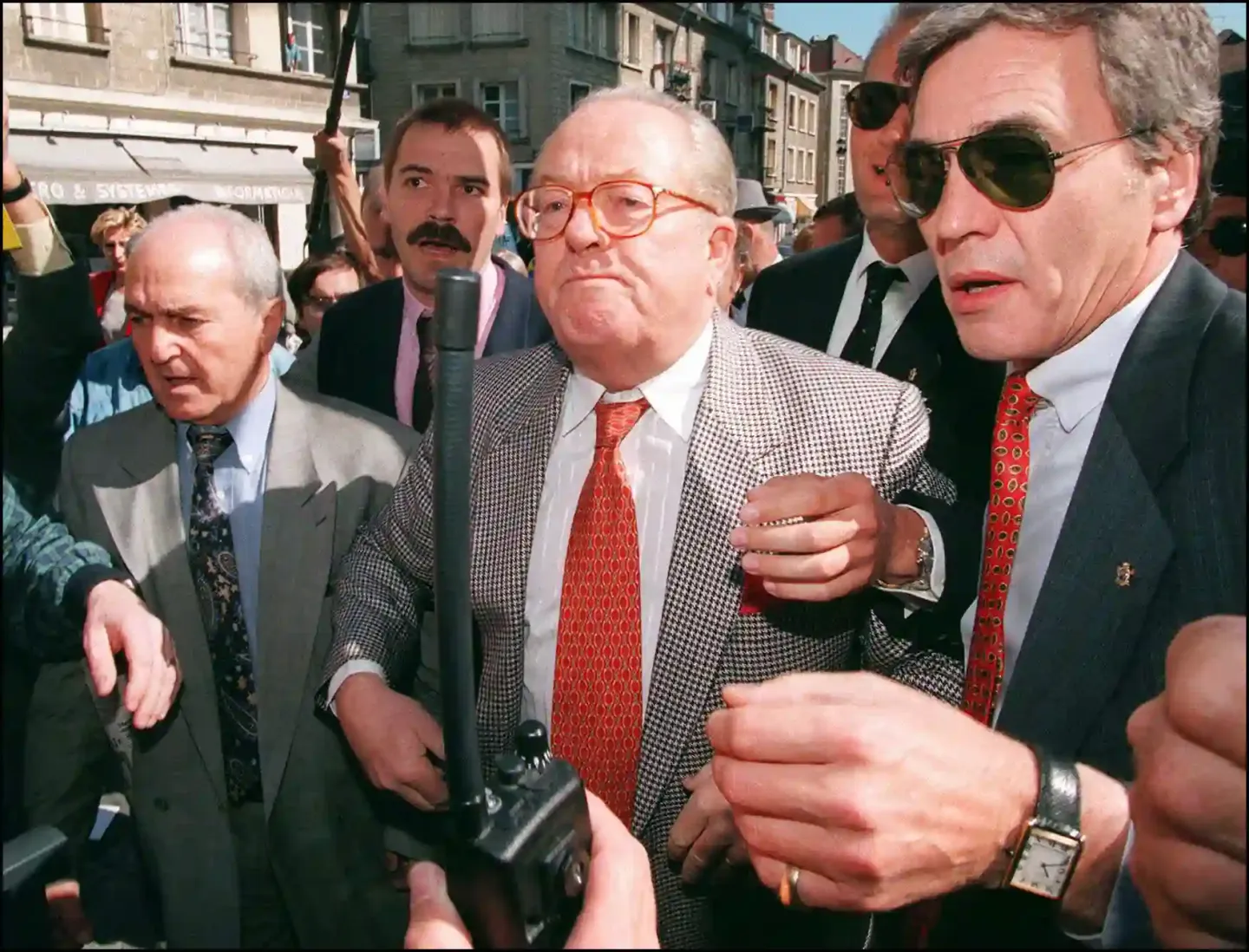Jean-Marie Le Pen, une vie de condamnations et de provocations