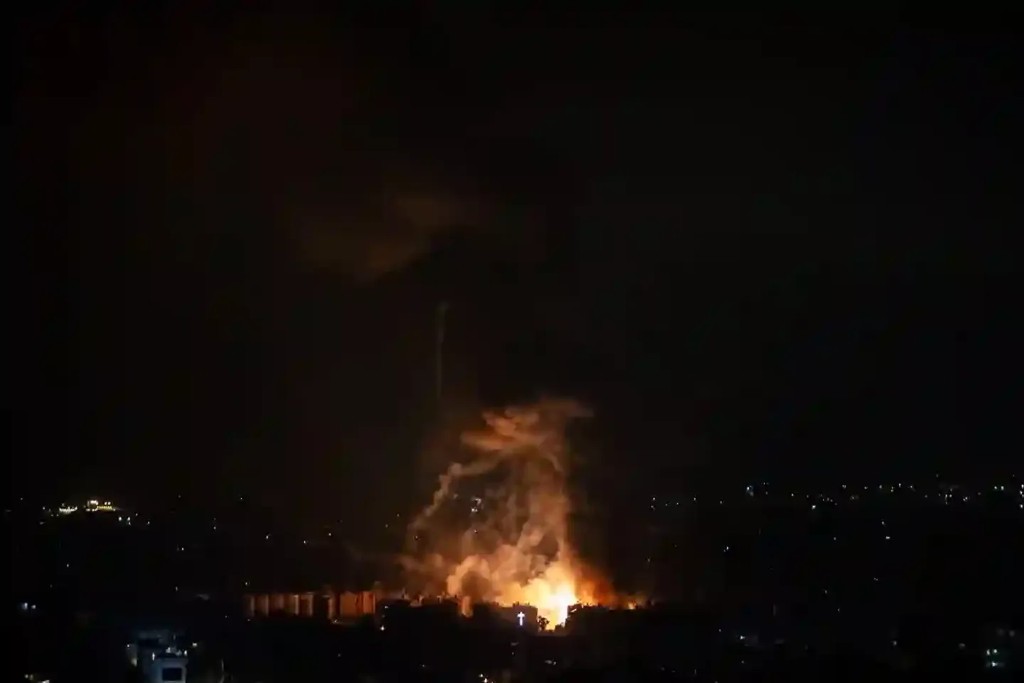 Pakistanda partlayış nəticəsində iki polis əməkdaşı həlak olub