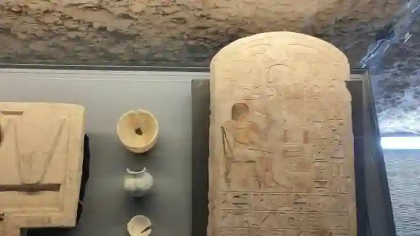 صور | اكتشافات أثرية لبقايا سليمة بمعبد حتشبسوت التاريخي جنوبي مصر