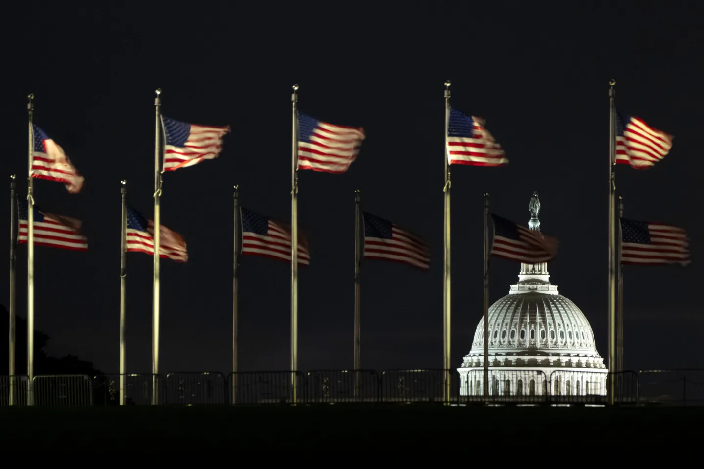 US government shutdown may furlough 750,000 federal workers as Democrats and Republicans trade blame