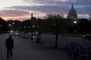 Суспендирани владините служби на САД по буџетската расправа меѓу Трамп и опозицијата