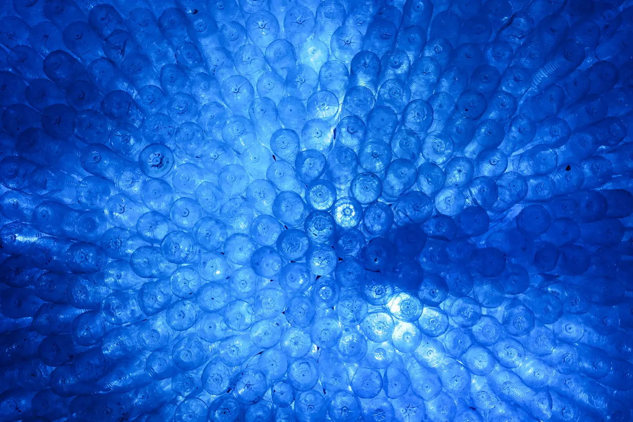 La crisi dell'inquinamento da plastica