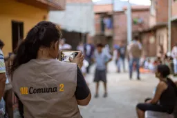 La ONG de Medellín que se inspira en las utopías de Eduardo Galeano para transformar la realidad