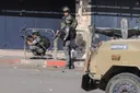 الاحتلال يصيب ويعتقل فلسطينيين في الضفة.. ومستوطنون يهاجمون قاطفي الزيتون بنابلس