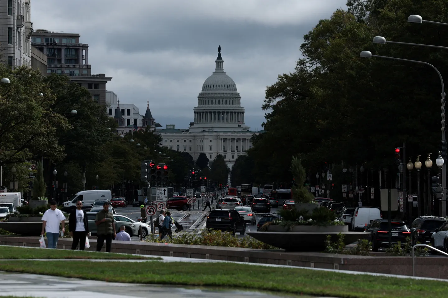 White House begins mass layoffs of federal workers as shutdown enters third week