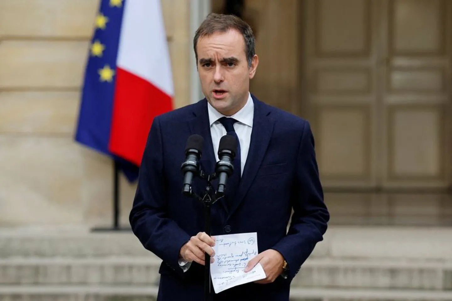Macron riconferma Sebastien Lecornu come primo ministro francese