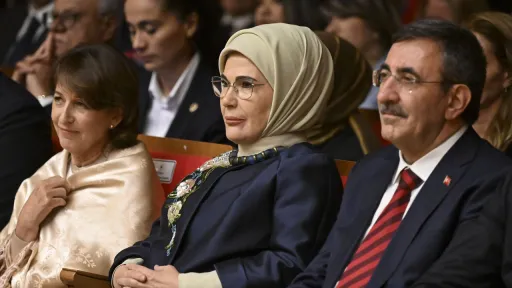 أمينة أردوغان تشارك في عرض "فلامنكو" خيري دعماً لغزة