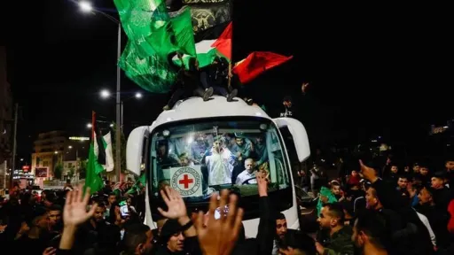 إسرائيل تنشر قائمة بأسماء 250 أسيراً فلسطينياً لإطلاق سراحهم.. وجيش الاحتلال: ندفع ثمناً باهظاً