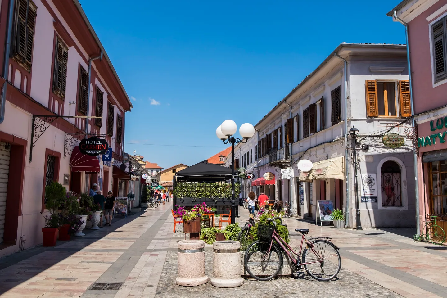Mbi 10 milionë turistë të huaj kanë vizituar Shqipërinë në nëntë muajt e parë të vitit