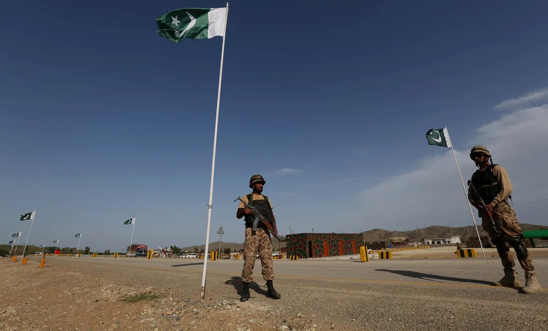 Afghan, Pakistani armies engage in intense border clashes amid rising tensions