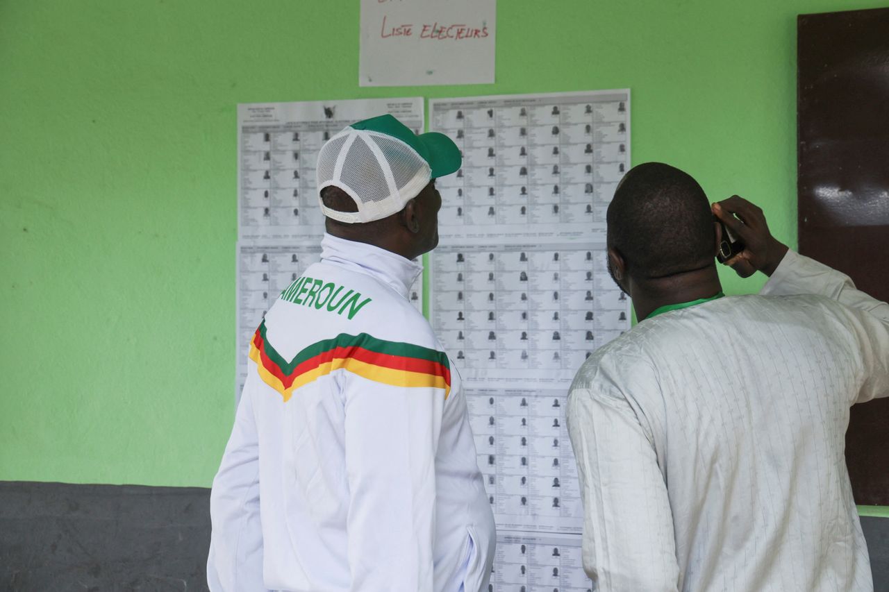 Le Cameroun aux urnes pour la présidentielle, 11 candidats contre Biya ...