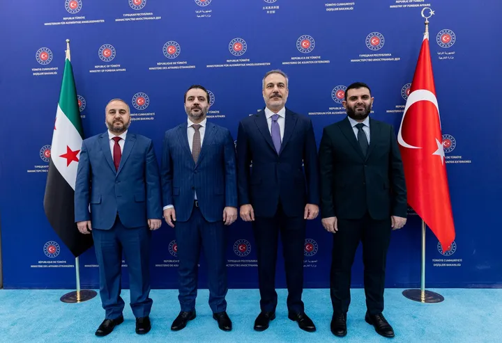 “La seguridad de Siria es inseparable de la de Türkiye”, afirma el ministro Fidan