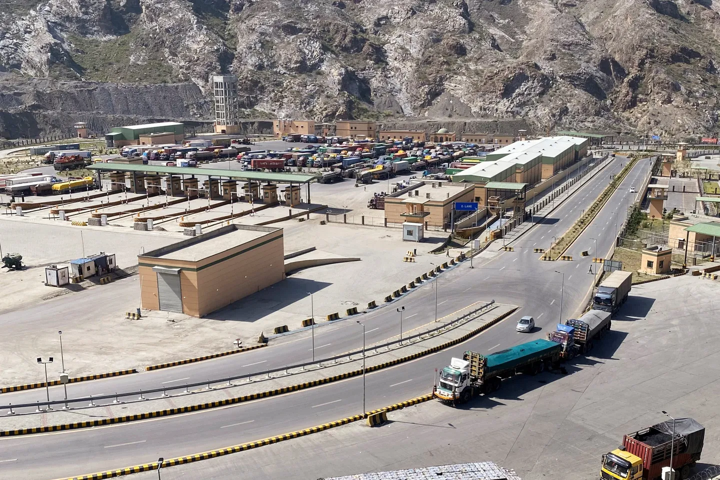 What we know about deadly Pakistan-Afghanistan border clashes