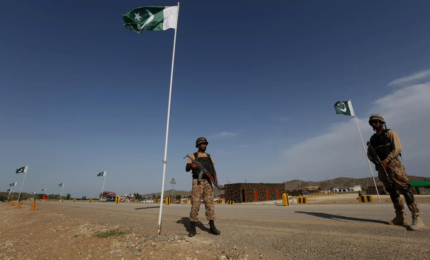 Afganistani dhe Pakistani në përplasje të ashpra në kufi mes tensioneve në rritje