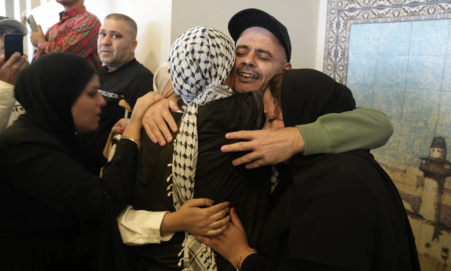 Israel starts releasing Palestinian prisoners under Gaza ceasefire deal