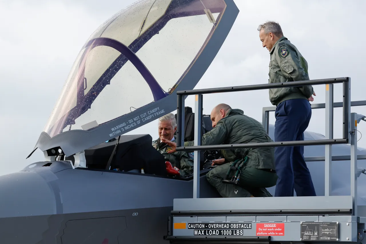 Eerste drie Belgische F-35’s landen in Florennes: feestelijke ontvangst ondanks panne bij vierde