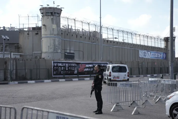 Une Palestinienne témoigne des horreurs de la torture sexuelle infligée par des soldats israéliens