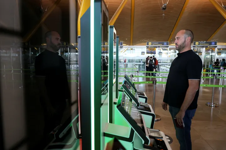 ЕС ще спре издаването на многократни визи за повечето руснаци