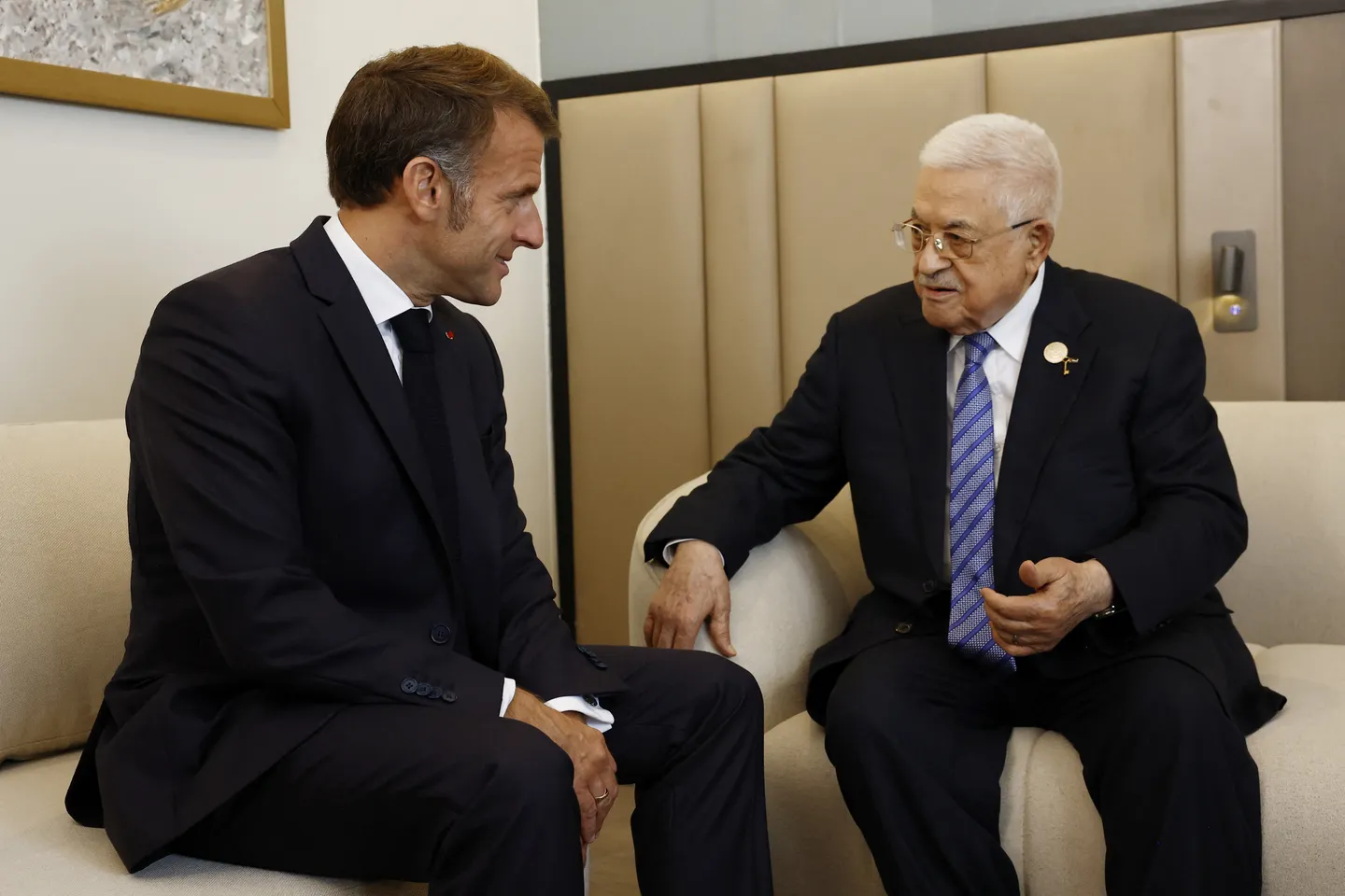 Macron reçoit mardi Mahmoud Abbas