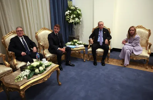 Presidente Erdogan se reúne con líderes durante la cumbre sobre Gaza en Egipto