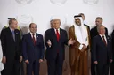 قادة الولايات المتحدة ومصر وتركيا وقطر يوقعون وثيقة "اتفاق غزة" خلال قمة شرم الشيخ