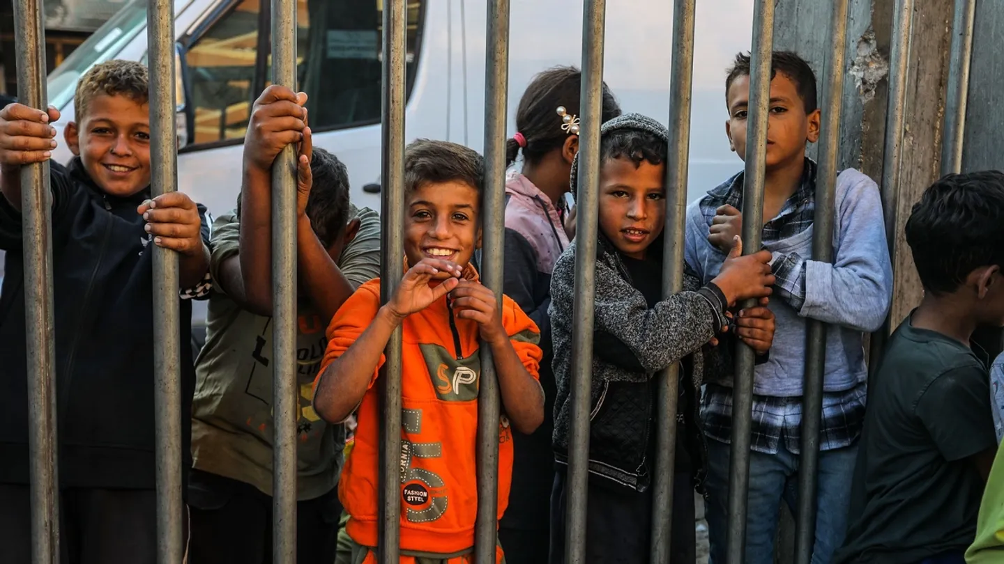 İzrail fälästinle totıqlarnı irekkä cibärä başladı