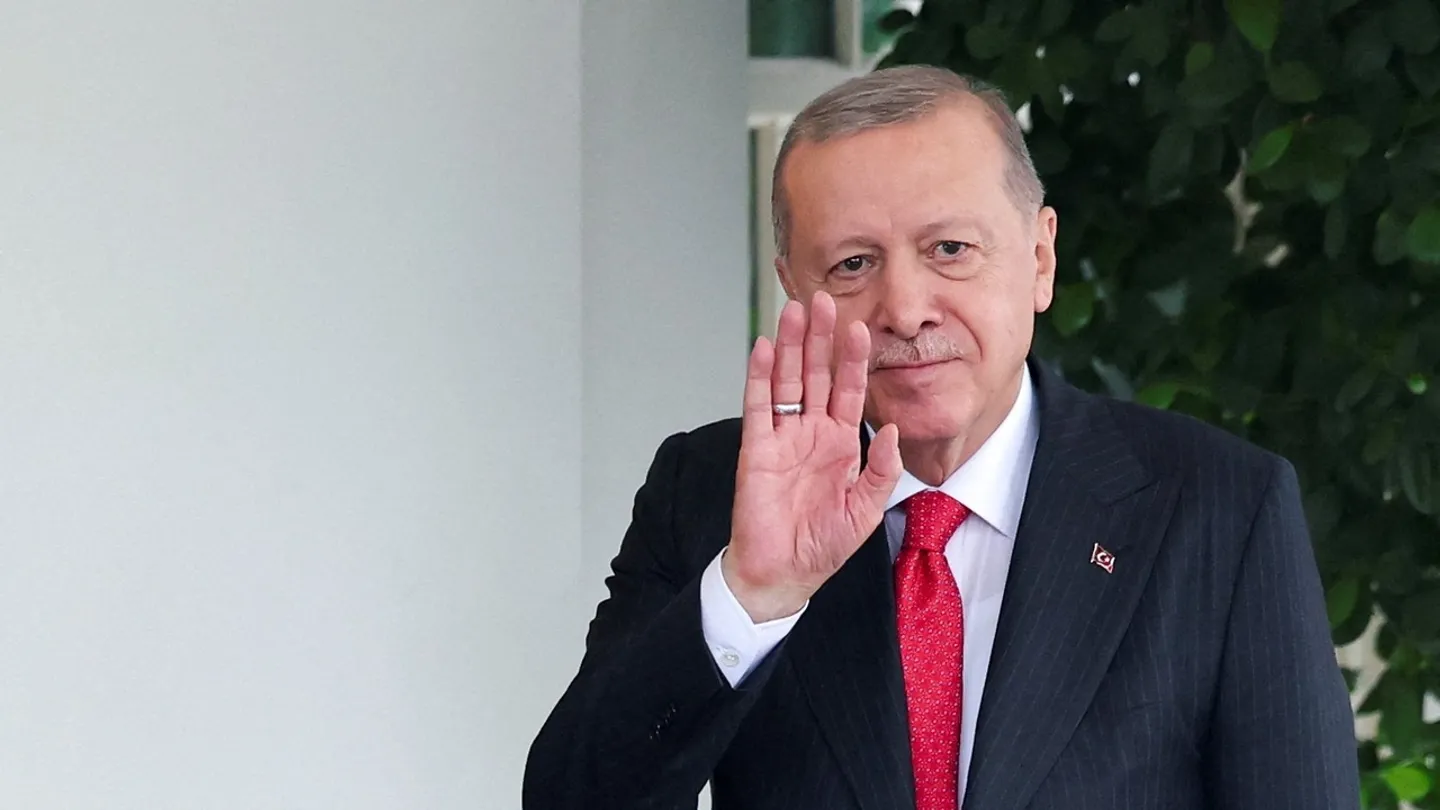 الرئيس أردوغان يصل شرم الشيخ للمشاركة في قمة السلام الدولية بشأن غزة