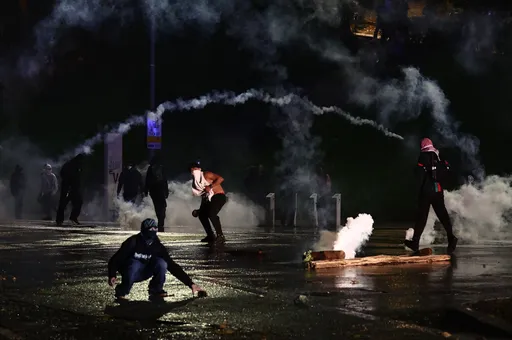 ایټالیا او اسرائیل ترمنځ فیفا نړیوال جام غوراوي سیالۍ څخه مخکې پولیسو فلسطین پلوه فعالان په نښه کړل
