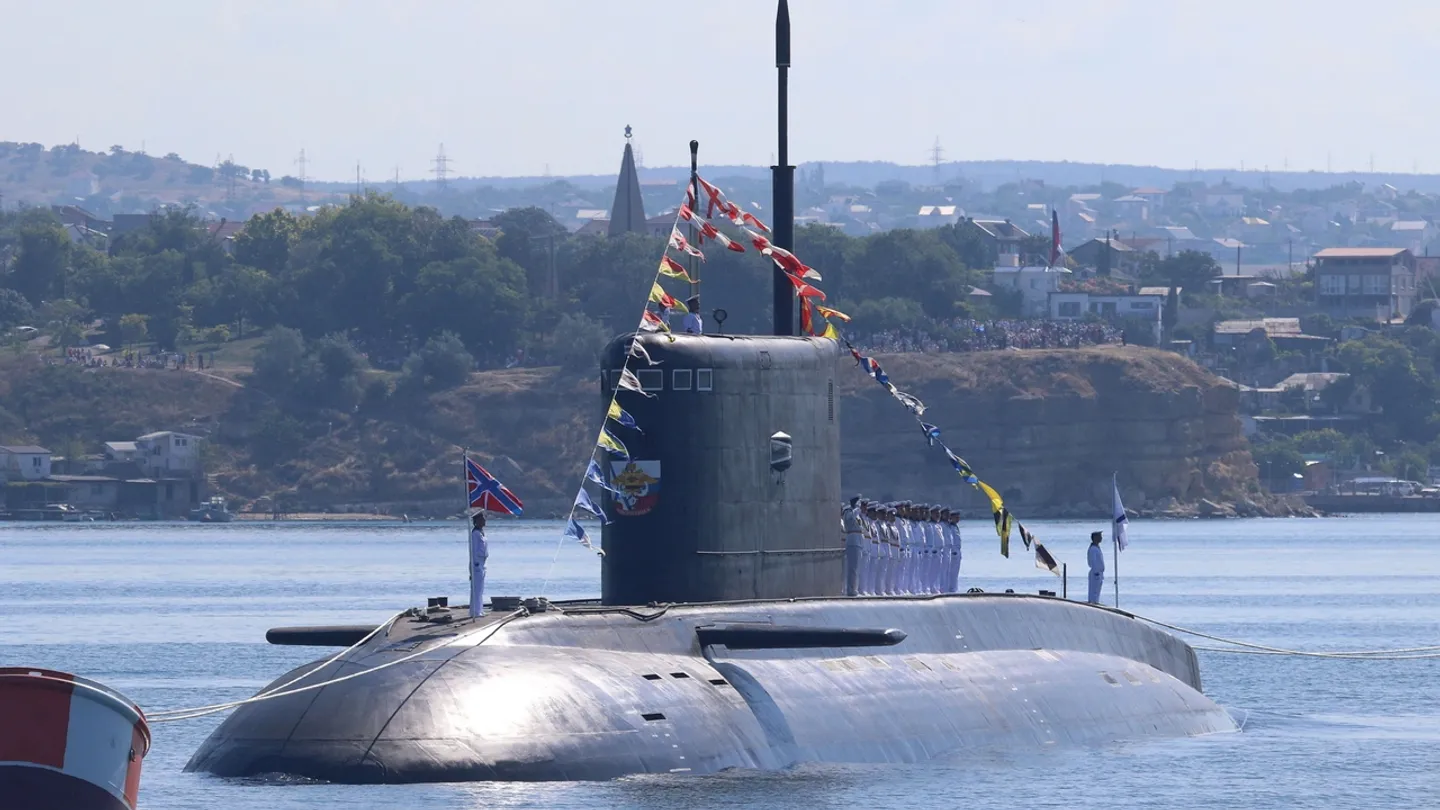 НАТО высмеяла «ковыляющую» российскую подлодку