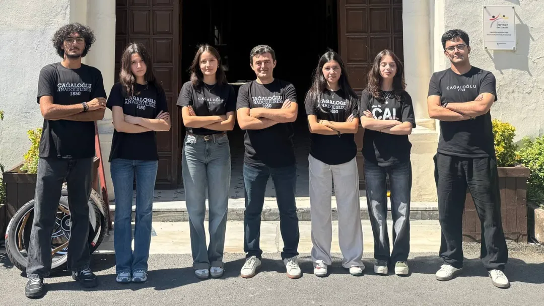 Estudantes turcos do ensino secundário fazem história no CERN com projeto de física premiado