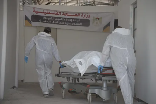وصول جثامين 45 فلسطينياً إلى غزة.. والاحتلال يستعد لتسلم رفات 5 محتجزين من القطاع