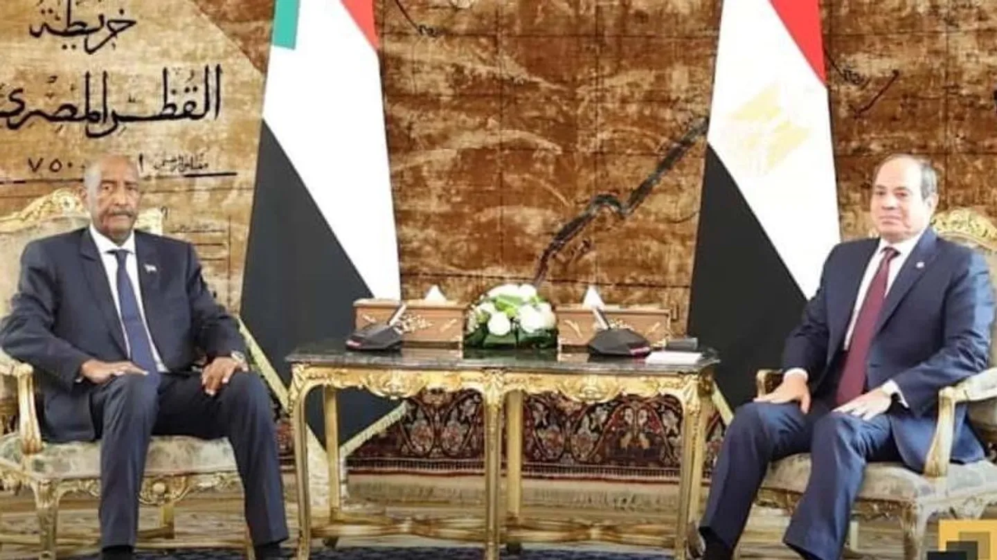 السيسي والبرهان يبحثان تعزيز التعاون وتطورات الأوضاع في السودان