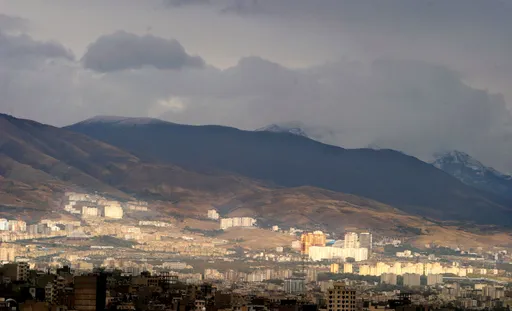 سازمان هواشناسی ایران هشدار داد: طوفان و گرد و خاک در راه ۱۲ استان
