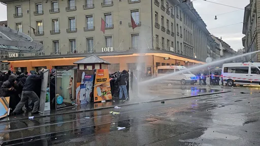 Manifestation pro-palestine à Berne: la police suisse accusée de violence