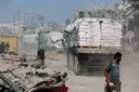 الحكومة في غزة تحذر من عرقلة الاحتلال دخول المساعدات.. والأمم المتحدة تصف الوضع بـ"الكارثي"
