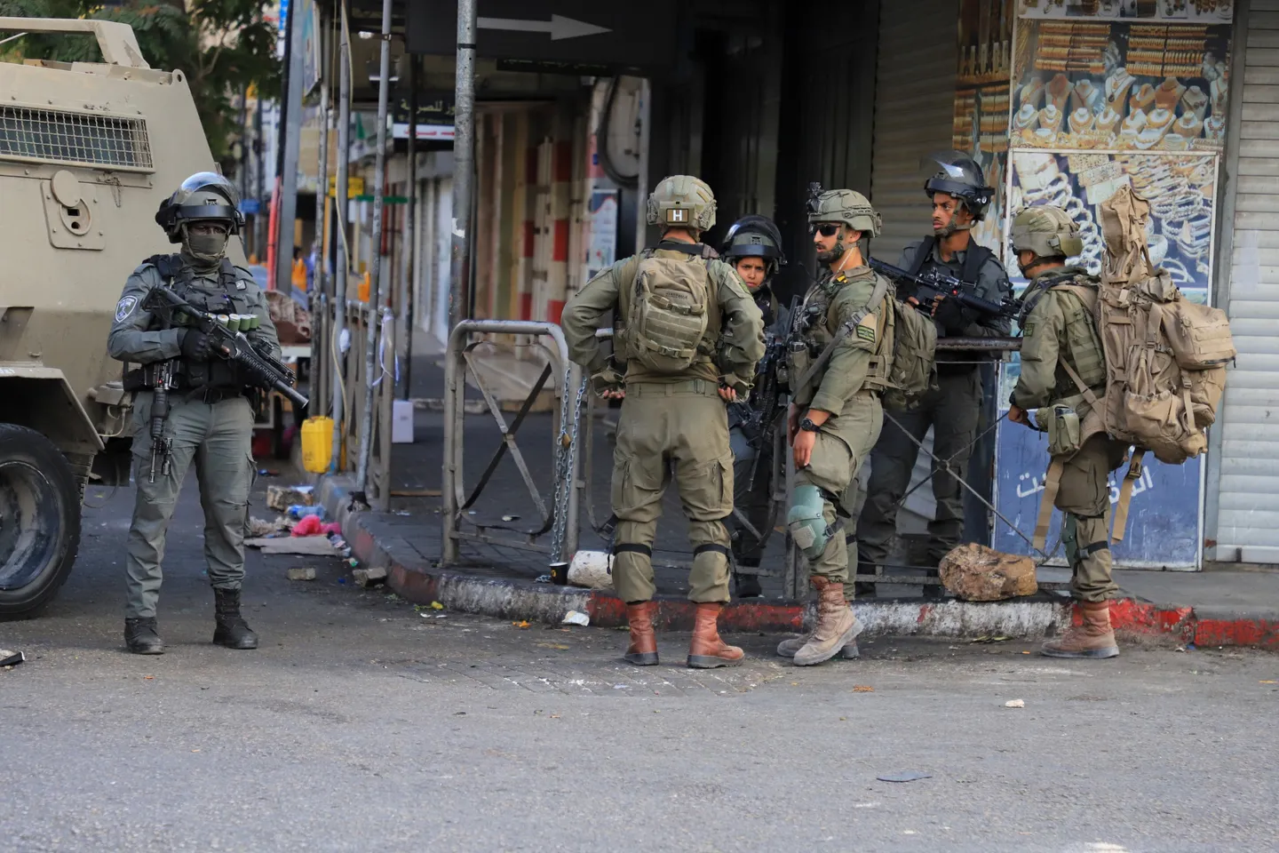 الضفة.. استشهاد فلسطيني في القدس بعد اعتداء قوات الاحتلال عليه وسط تواصل الاقتحامات والاعتقالات