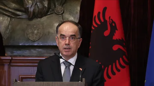 PD-ja dorëzon në Kuvend kërkesën për shkarkimin e presidentit Bajram Begaj