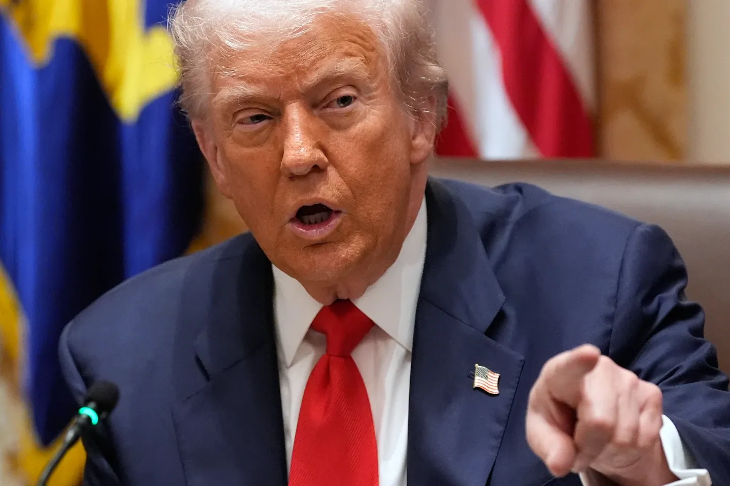 Белый дом разрешил ЦРУ проводить операции в Венесуэле