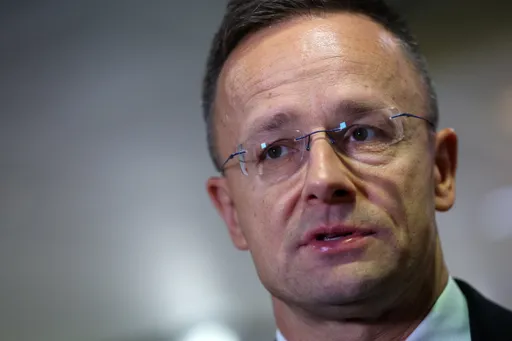 Szijjarto najavio da bi mađarski MOL mogao da preuzme dio Naftne industrije Srbije