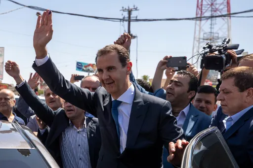 EU verlengt sancties tegen voormalig Assad-regime, schrapt Syrische ministeries van zwarte lijst