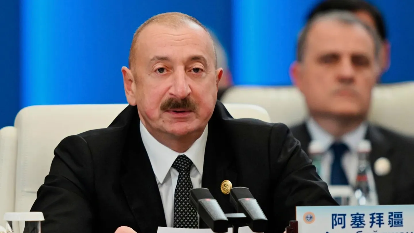 Потепление между Парижем и Баку