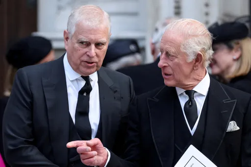 Le prince Andrew du Royaume-Uni renonce à son titre royal en raison du scandale Jeffrey Epstein