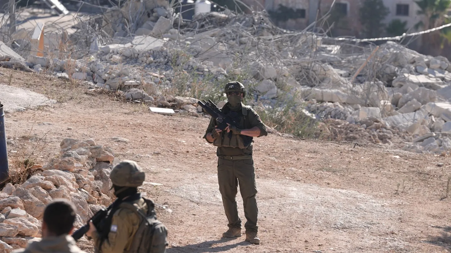 İzrail Yordannıñ könbatış üzänlegendä ike fälästinlegä attı