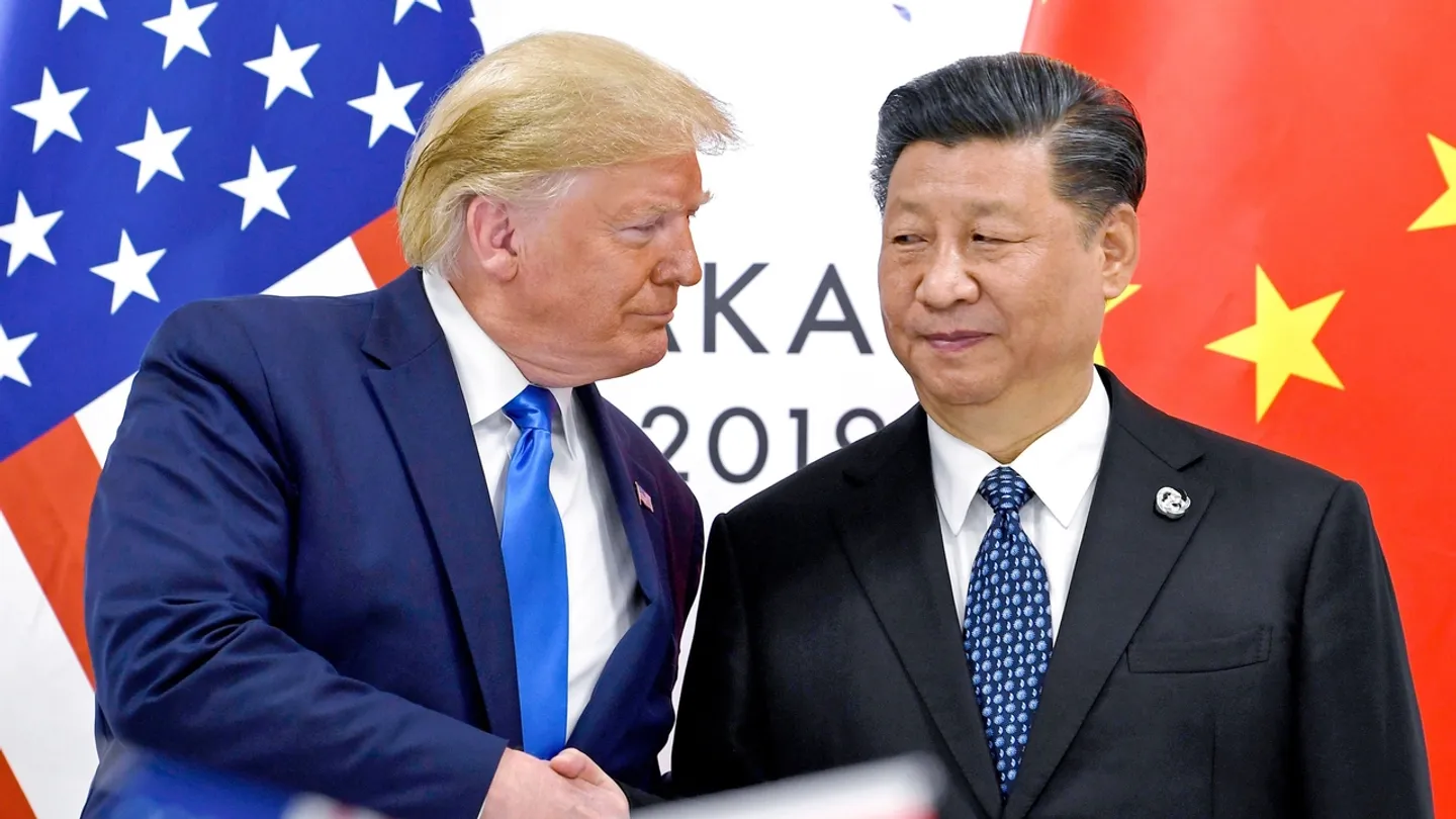 China pede “diálogo igualitário” com os EUA durante a visita de Cook, chefe da Apple