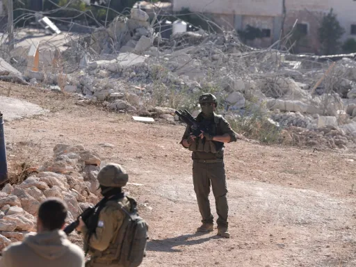 Tiroteio do exército israelita fere dois palestinianos na Cisjordânia ocupada