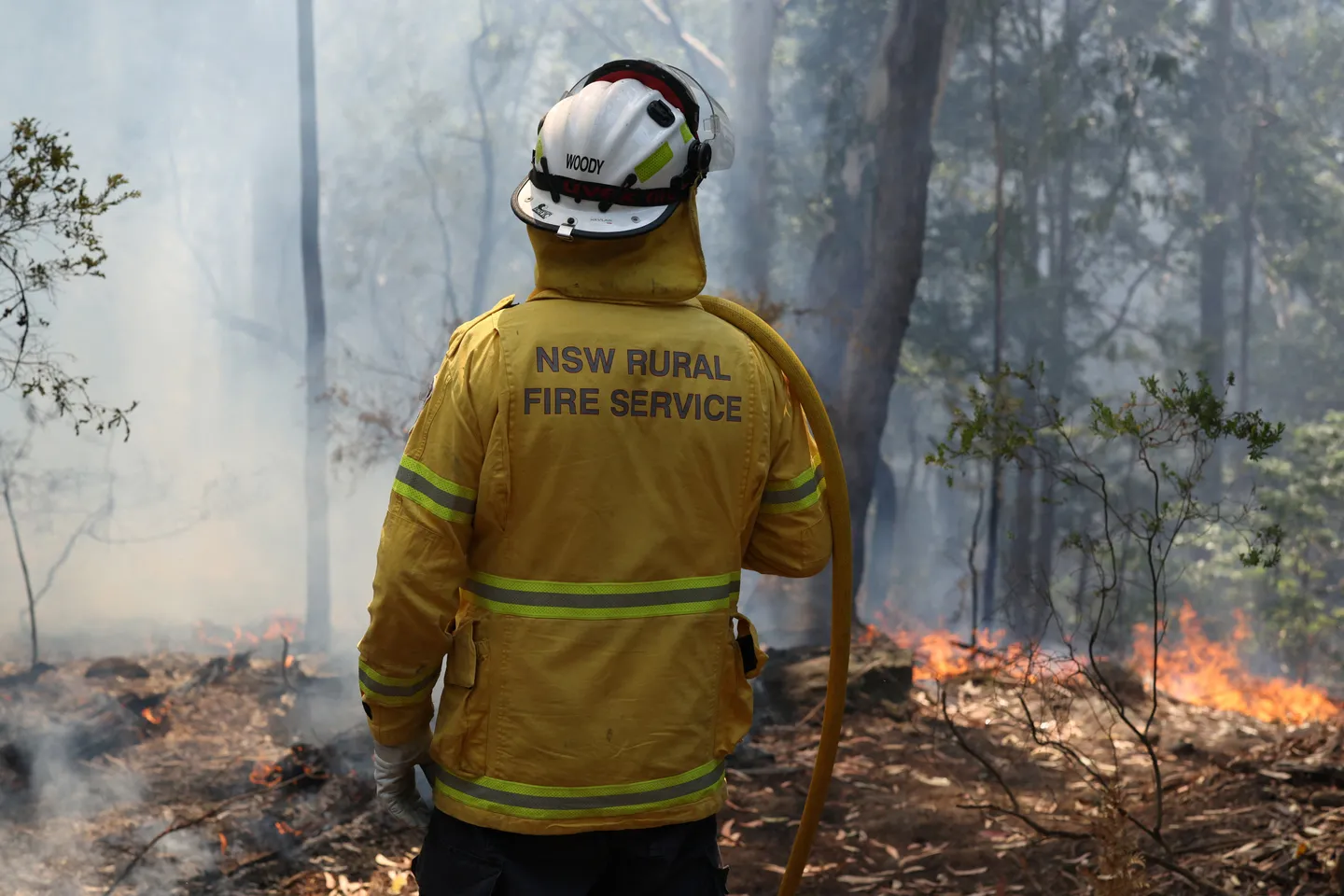 Bushfires sweep through eastern Australia, destroying homes and forcing evacuations