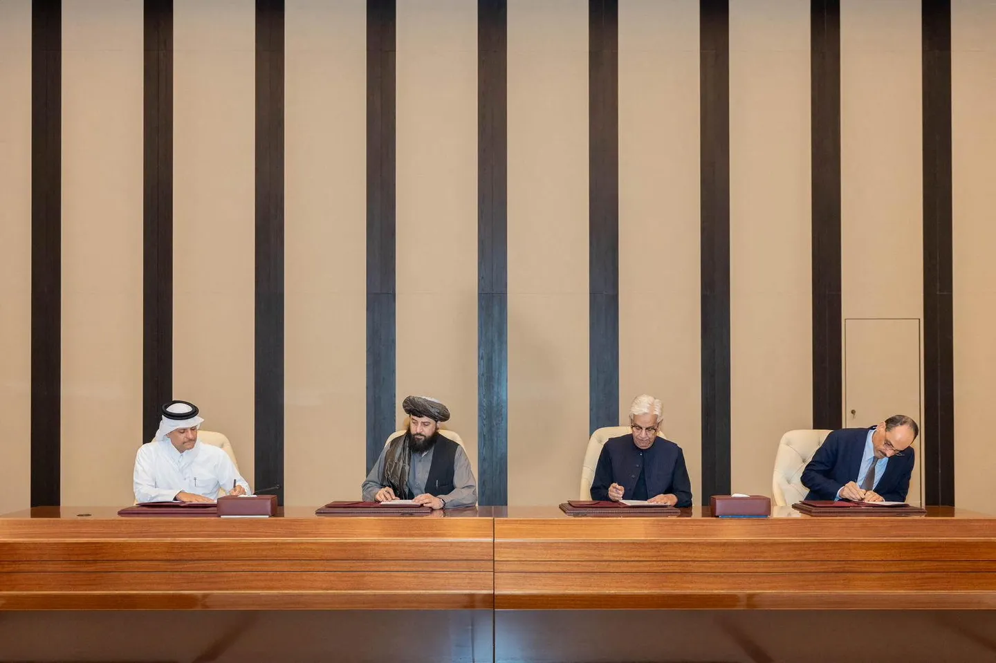 अफ़ग़ान वार्ता समाप्त होने के बावजूद पाकिस्तान 'बातचीत' के लिए प्रतिबद्ध