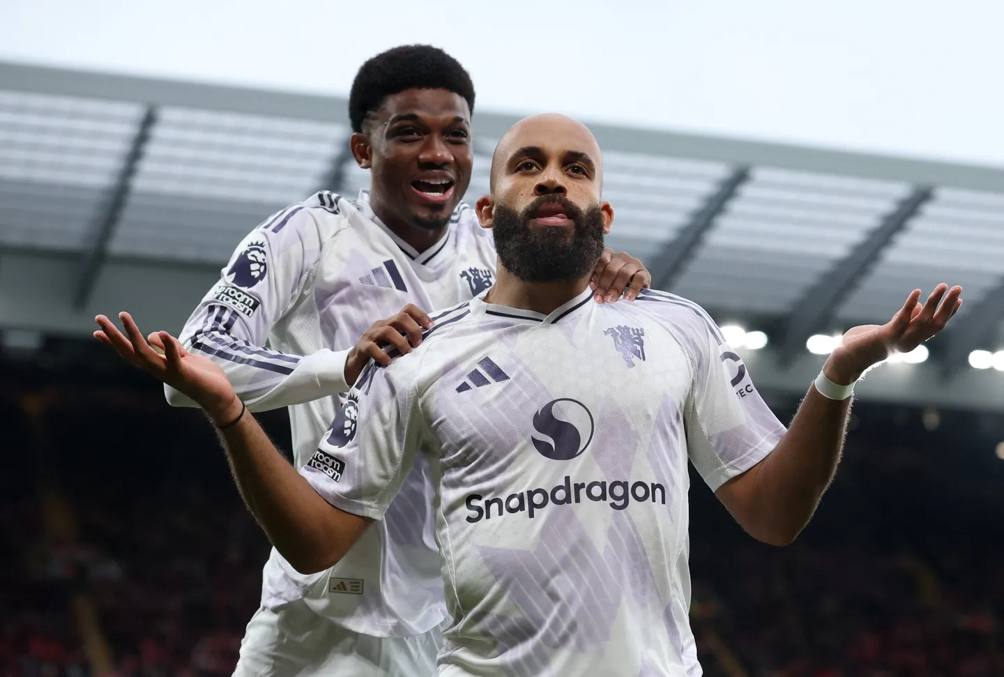 AFCON: Man U za ta rasa Mbeumo, Diallo, da Mazraoui a Disamba da Janairu